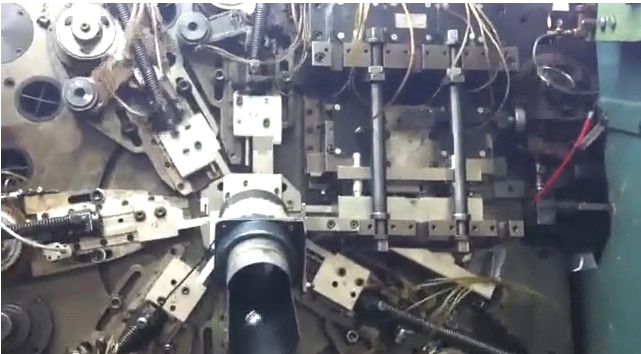 Ferramentas usando MÁQUINA BIHLER de até 150 toneladas