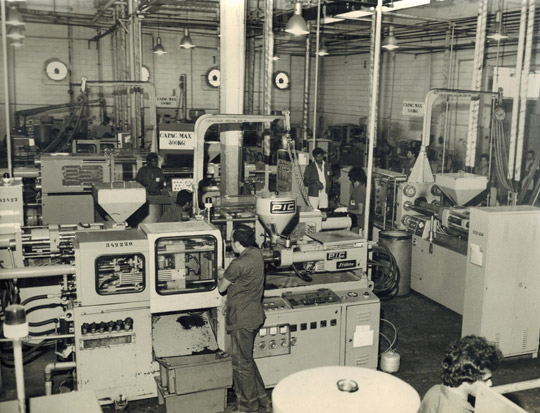 Simples-Varias cavidades com cunhas, com gavetas, duplo efeito placas