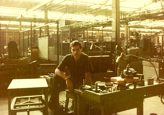 Estampos progressivos - corte e dobra, calibragem de ferramenta até 8 metros de comprimento