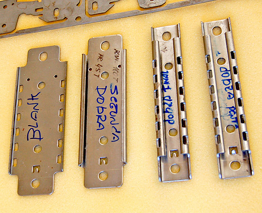 Estampos de construção monobloco tipo transfer com manipuladores e pinças