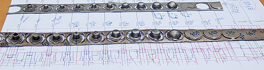 Estampos progressivos - corte e repuxo de médio e grande porte em chapa grossa
