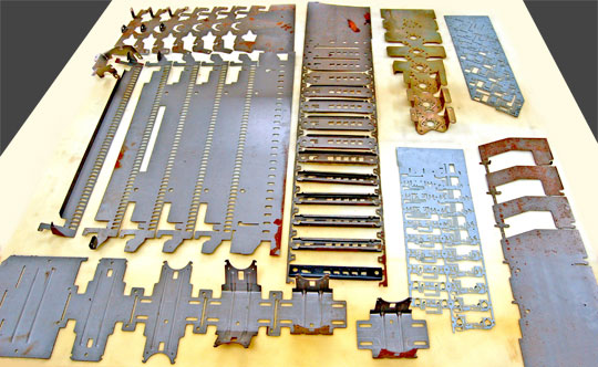 Estampos progressivos - corte e dobra, calibragem de ferramenta até 8 metros de comprimento