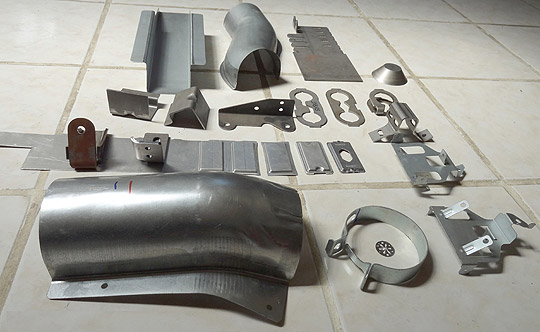 Estampos de repuxo com almofadas