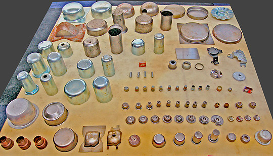 Estampos de repuxo com almofadas