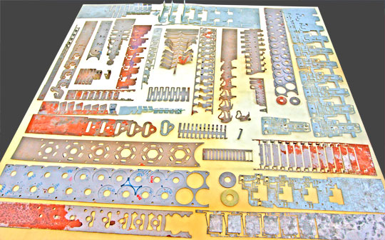 Estampos progressivos - corte e dobra, calibragem de ferramenta até 8 metros de comprimento