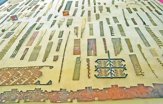 Estampos progressivos para prensa rápida - peças e terminais elétricos, latão e cobre