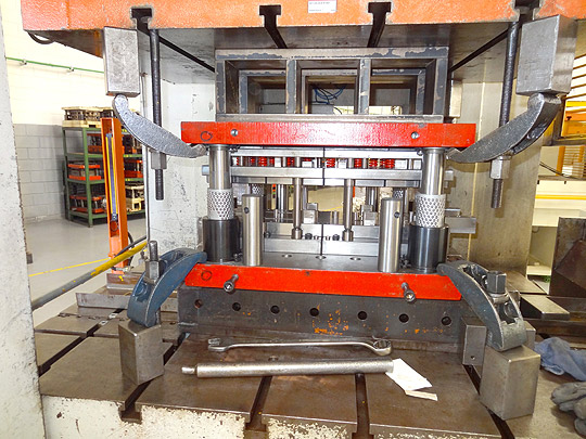 Ferramentas usando prensas JUNDIAÍ de até 500 toneladas